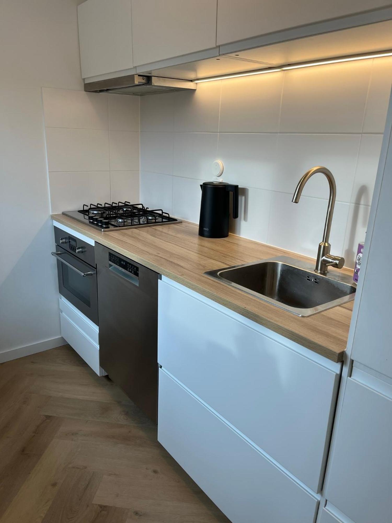 Kahakai Beach House - Unique Outdoor Kitchen - Next To Local Lake And 15 Min. The From Beach Noordwijkerhout Εξωτερικό φωτογραφία