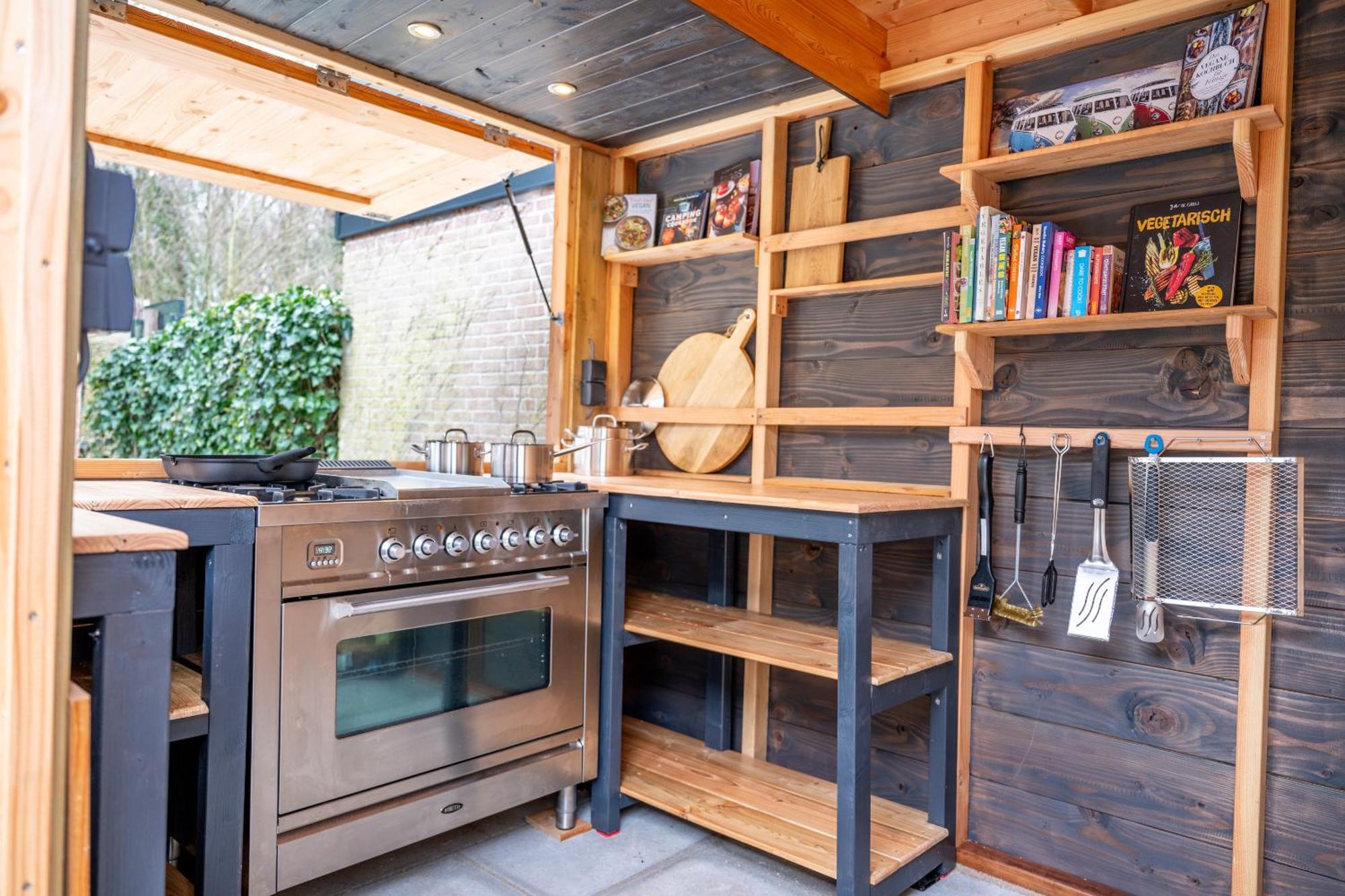 Kahakai Beach House - Unique Outdoor Kitchen - Next To Local Lake And 15 Min. The From Beach Noordwijkerhout Εξωτερικό φωτογραφία