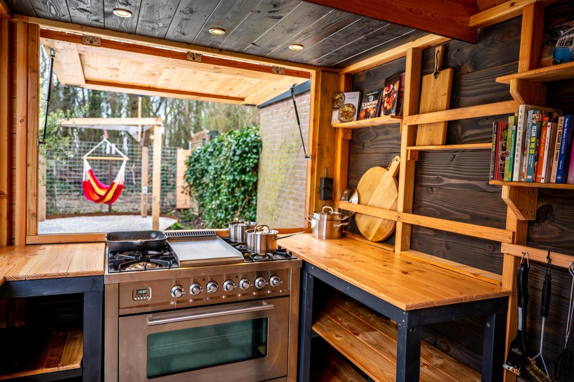 Kahakai Beach House - Unique Outdoor Kitchen - Next To Local Lake And 15 Min. The From Beach Noordwijkerhout Εξωτερικό φωτογραφία